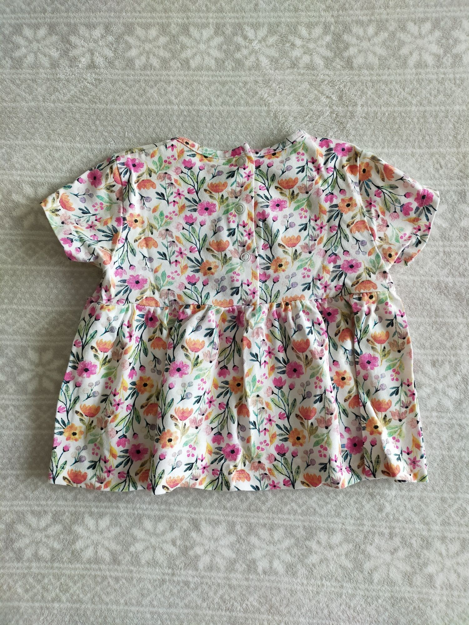 Blusa com flores 12M