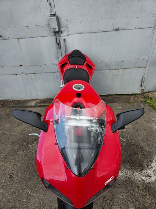 Спортивний мотоцикл. Спортбайк. Ducati 848 evo.