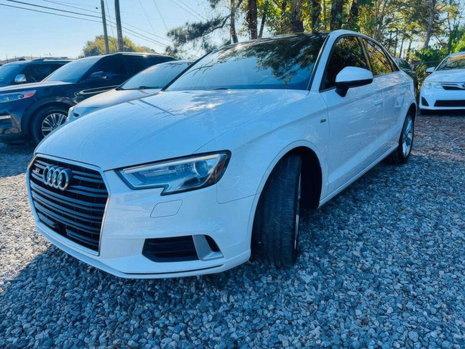 Audi A3 Premium      2018