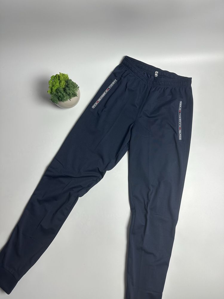 Костюм Tommy Hilfiger розмір М(підійде на С)