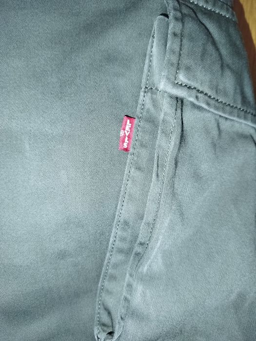 Calças Levi's verde tropa W 29 L32