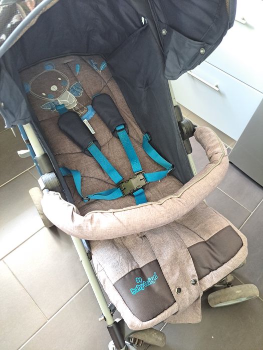 Wózek spacerowy typu parasolka