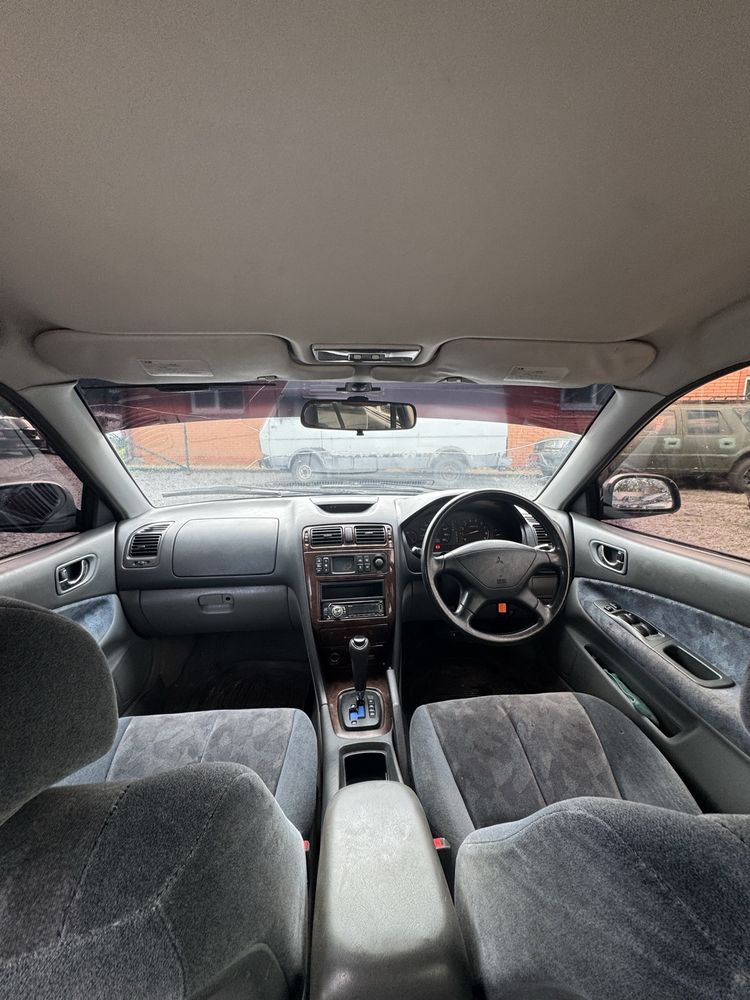 Mitsubishi Galant