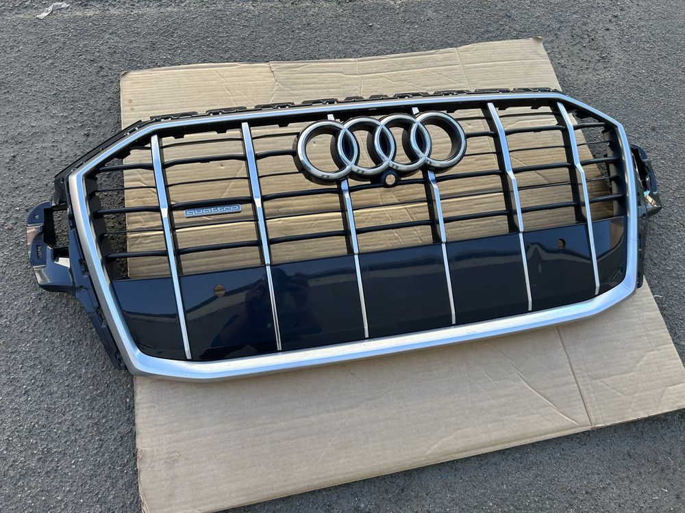 Audi Q7 решетка радиатора от 19-23год 4M0853651