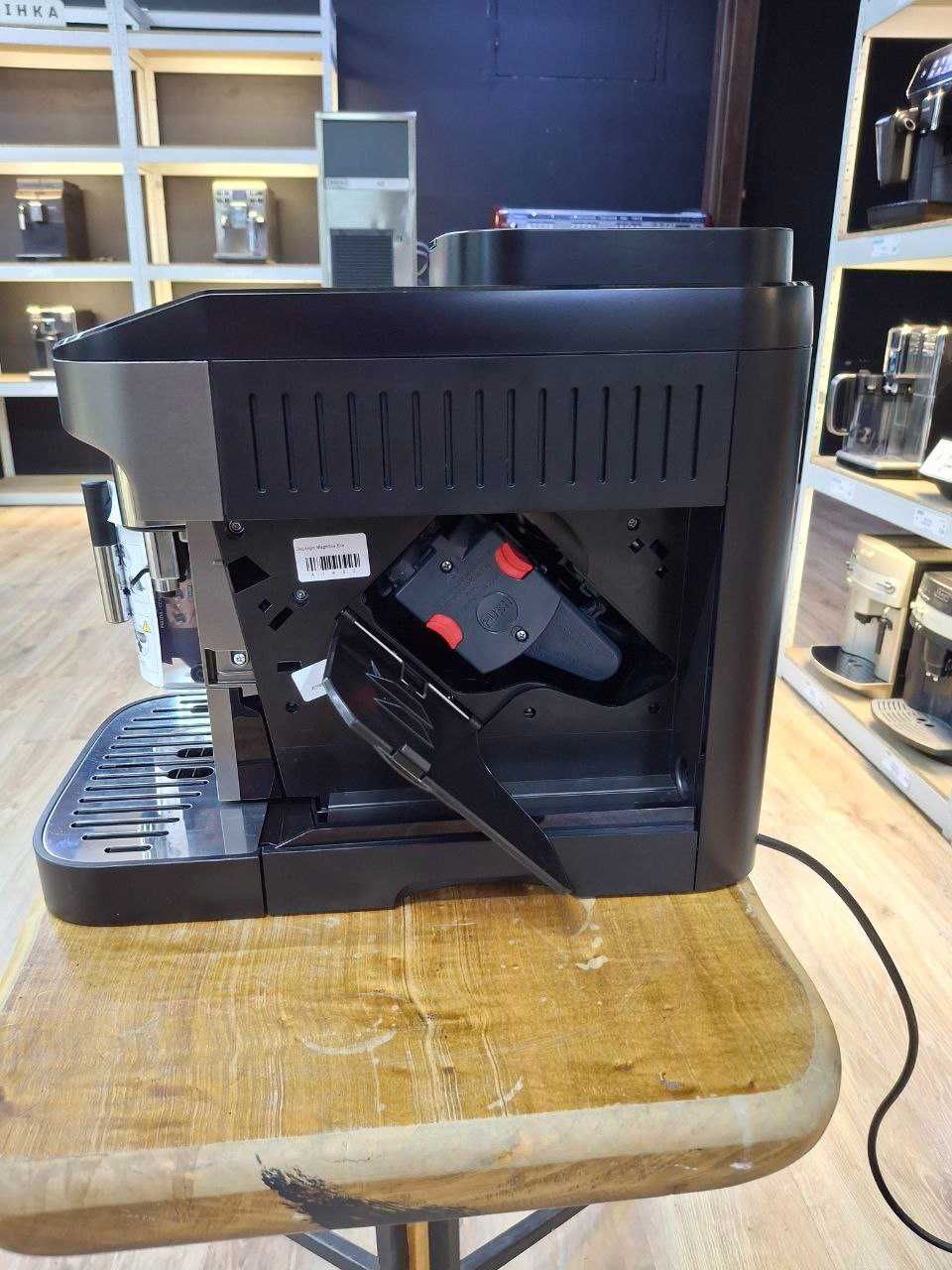 Кавоварка/Кофеварка/Кавомашина/Delonghi Magnifica Evo з гарантією