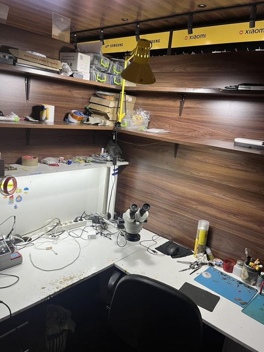 Ищу мастера по ремонту телефонов,ноутбуков