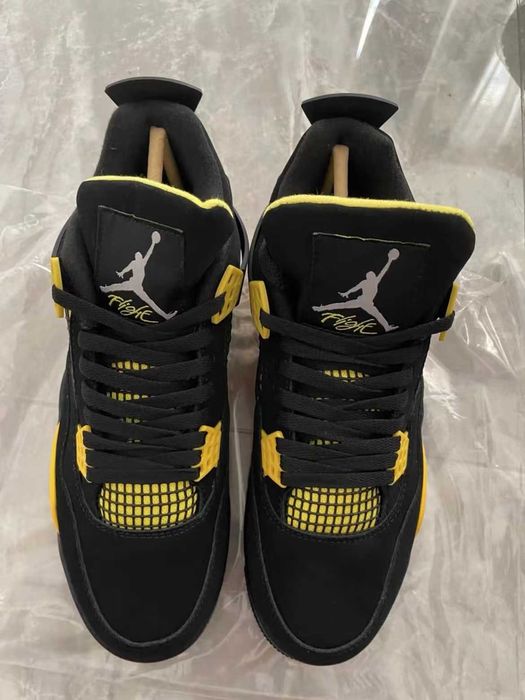 Jordan 4 Retro Thunder 41