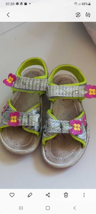Sandalki prawie nowe 31