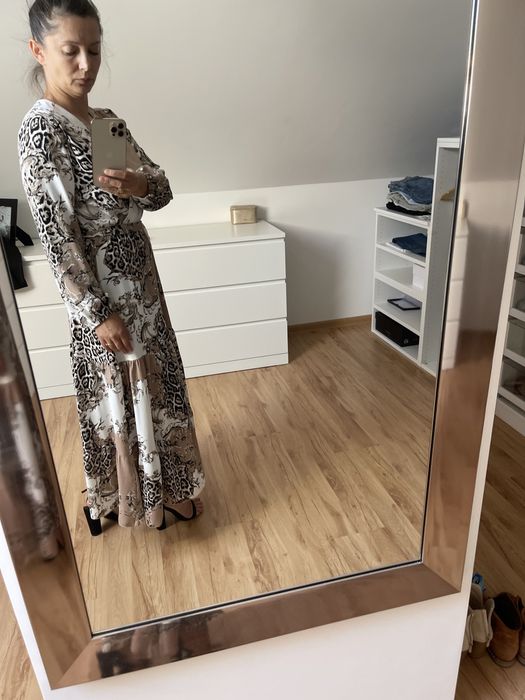 Długa sukienka wiązana