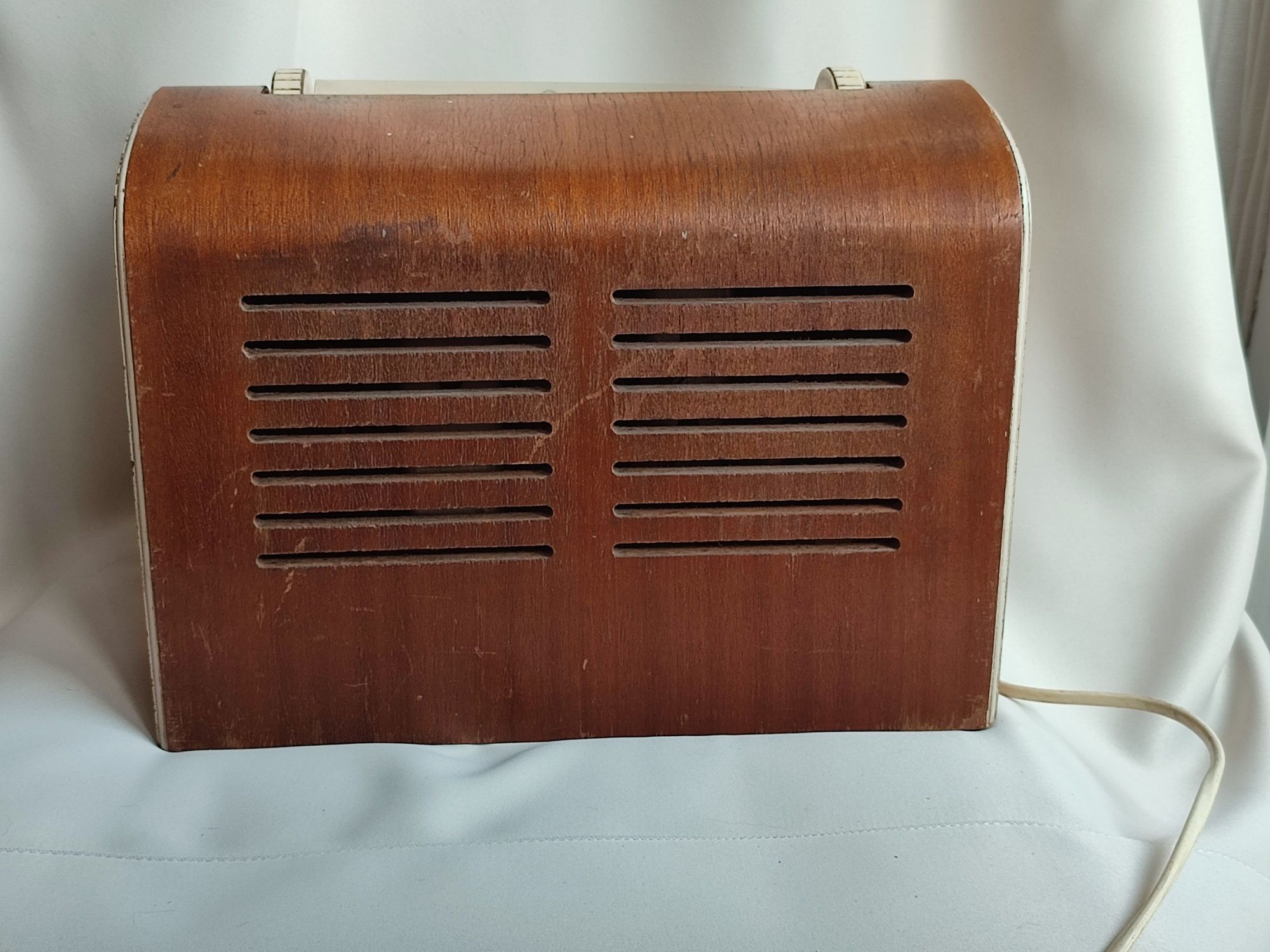 Radio vintage AGA typ 2024