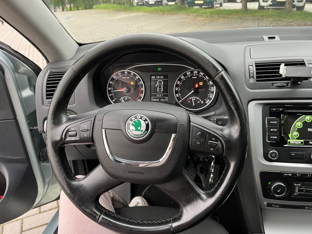 Skoda Octavia 2012 // покоління А5(FL).  2.0. DMT ( 140 к. с)