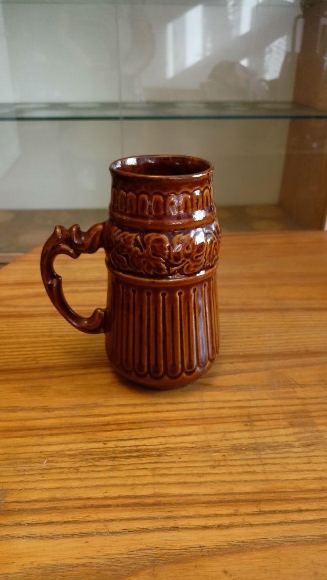 Ceramiczny kufel.
