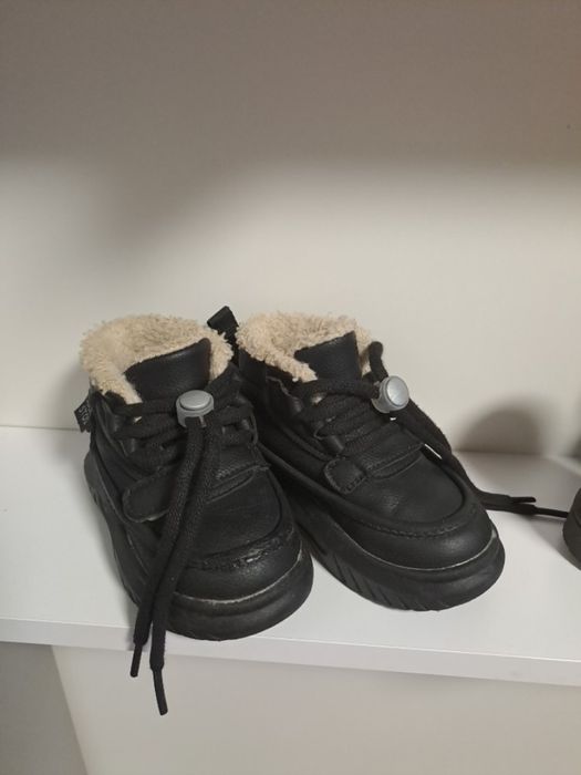 Зимові ботинки, демісезонні та уггі