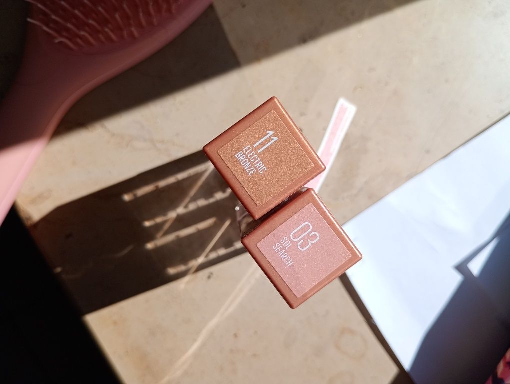 Zestaw róż do policzków w płynie Sunkisser od Maybelline