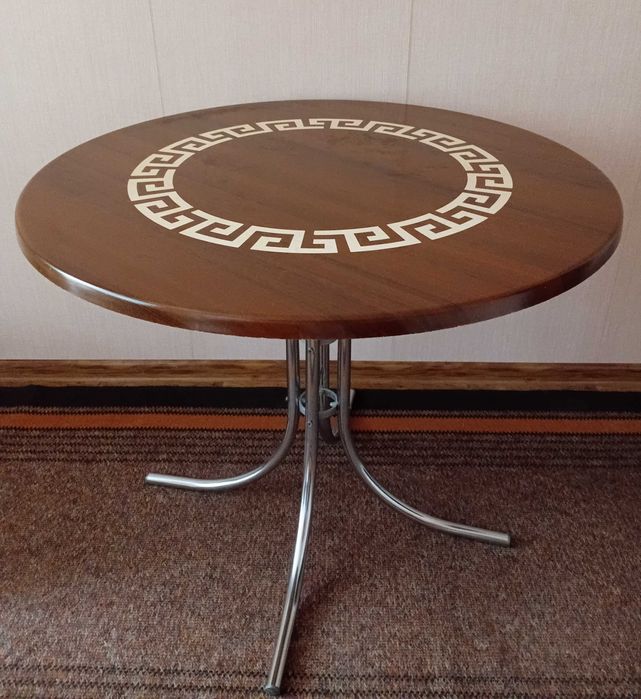 Стіл круглий кухонний