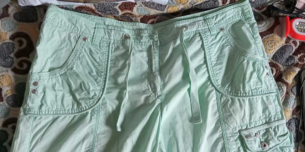 Стильные бриджи большого размера.