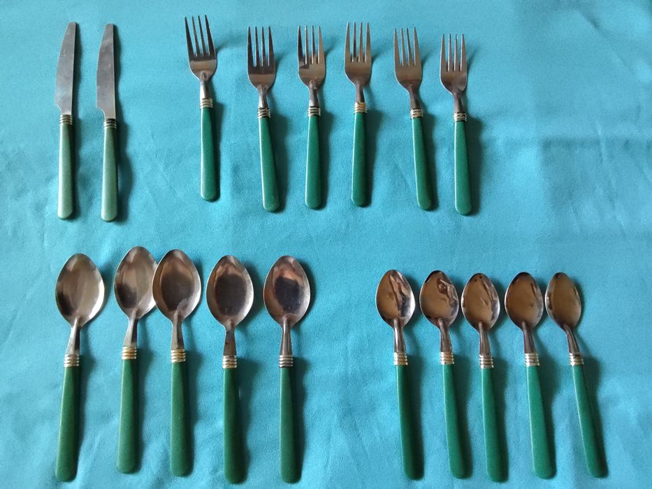 Столовые приборы разные