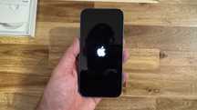 iPhone 13 128GB zestaw (case'y, słuchawki, dwie ładowarki)