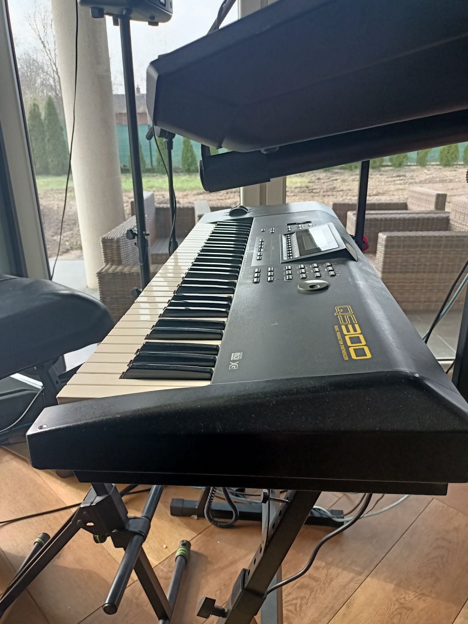 Syntezator YAMAHA QS300