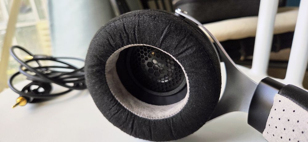 Auscultadores Focal Elegia