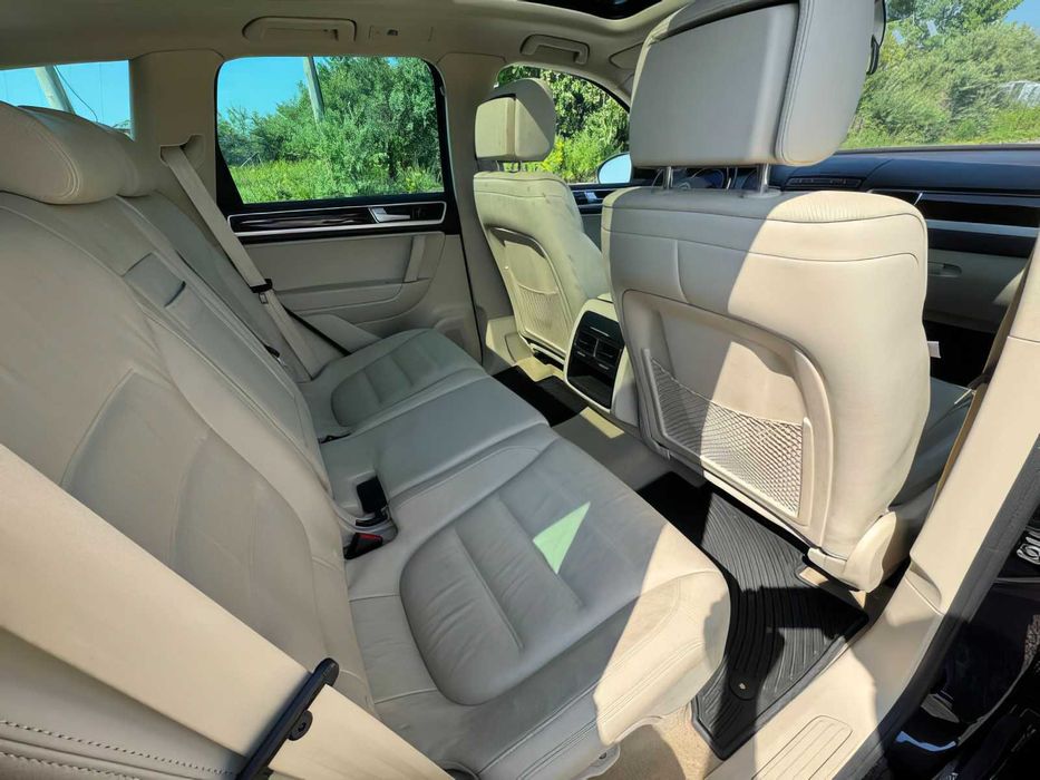 Volkswagen Touareg      2016