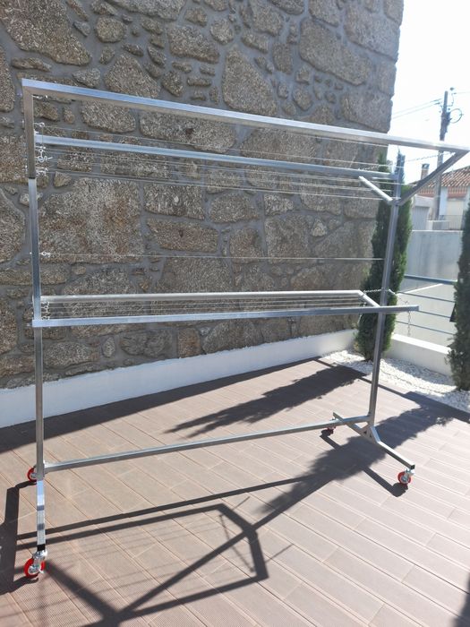 Estendais com rodas e dobráveis