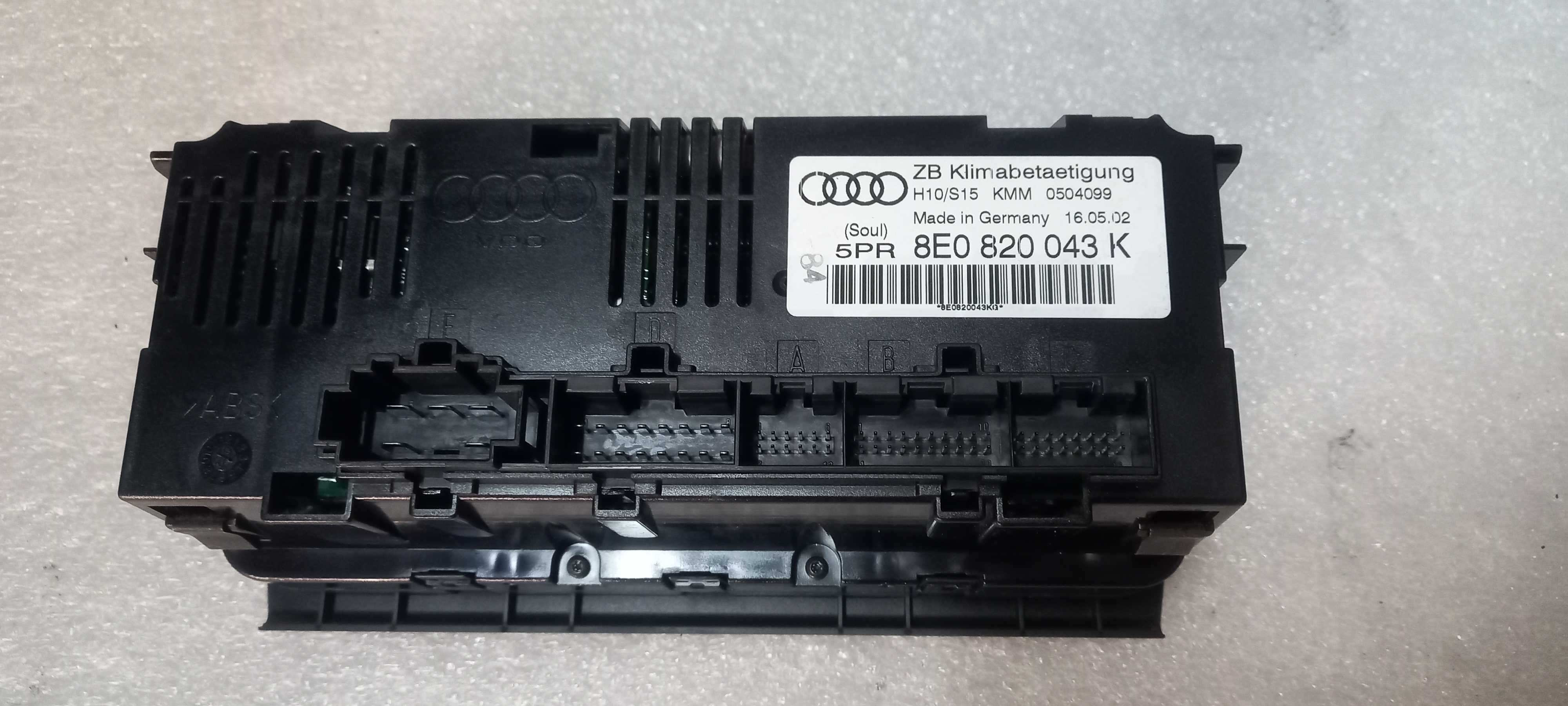 Panel klimatyzacji Audi A4 B6 2 DIN -043K