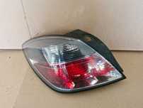 Lampa tylna tył prawa lewa opel Astra H III GTC 3 drzwi