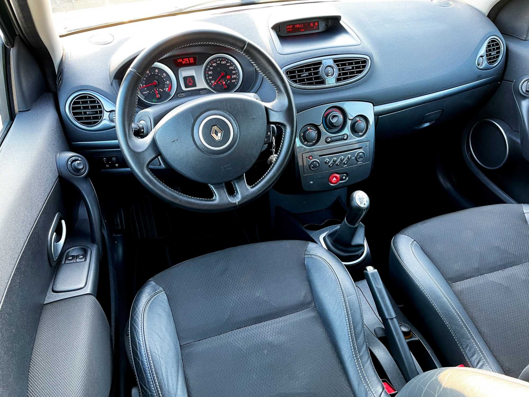 Renault Clio / 1.6 Benzyna/ Niski Przebieg