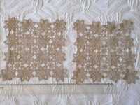 2 naperons em crochet 30cm x 30 cm, trabalho antigo manual