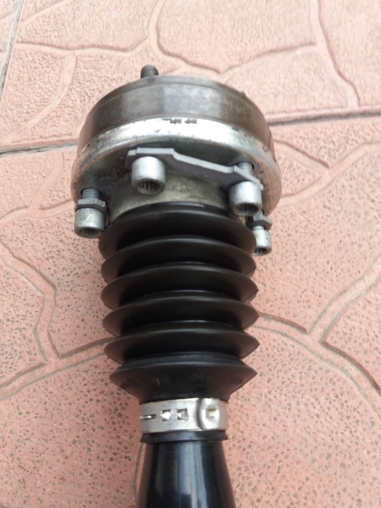 Піввісь права 6Q0407272BD Volkswagen Polo fabia