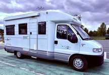 Fiat Ducato -kamper Hymer Eriba 2.8 i.d.TD – DMC 3,5 t – 4 osoby