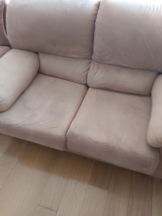 Terno de Sofás  em curtisane só hoje 60 euros