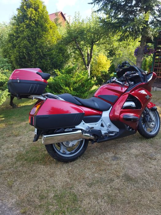 Honda st 1300 z polskiego salonu