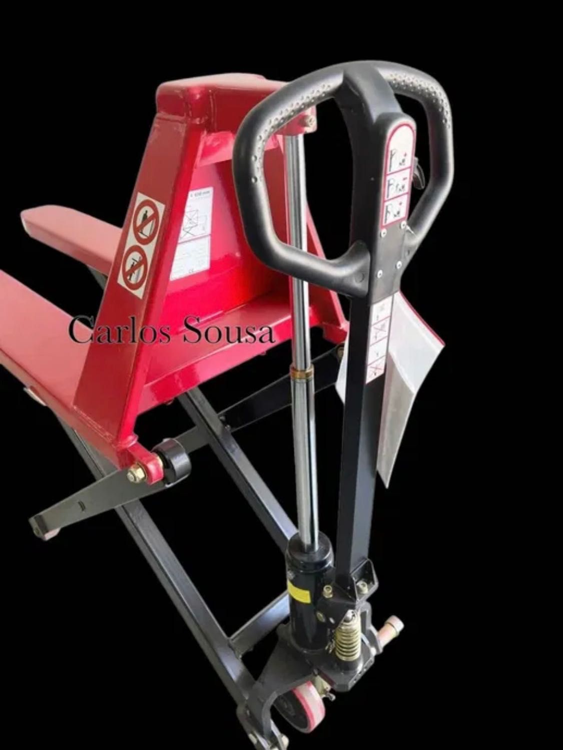 Porta Paletes manual de tesoura com elevação