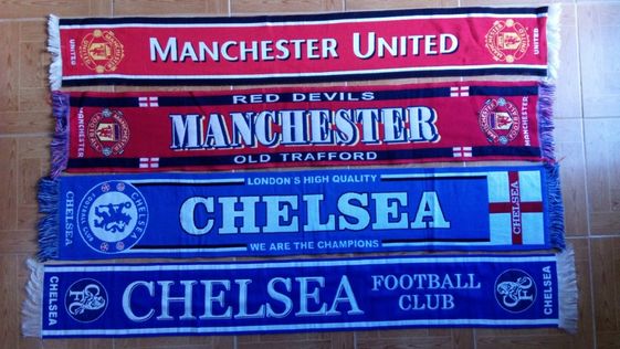 Cachecóis de vários clubes internacionais
