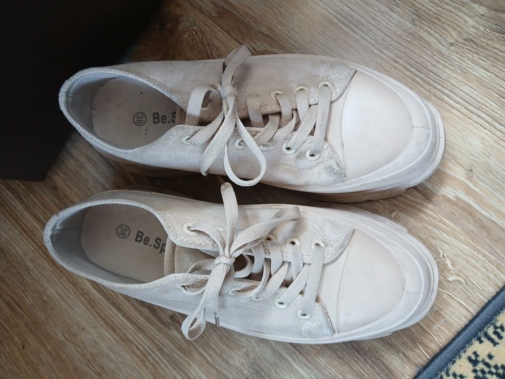 Buty Beżowe na grubej platformie r.38