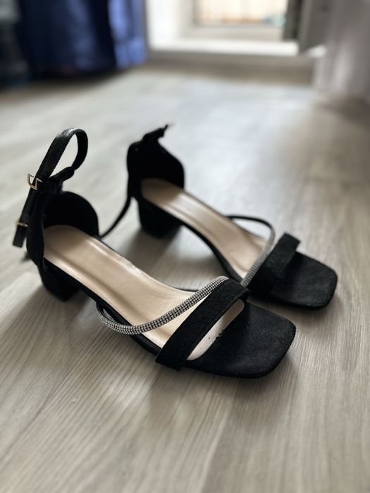 Босоніжки 38 розмір