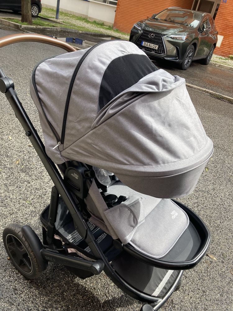 Carrinho e Ovinho Smile 3 Britax Romer (apto para carro)