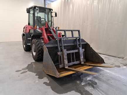 Ładowarka kołowa przegubowa YANMAR V80 (SCHAEFF TL80)