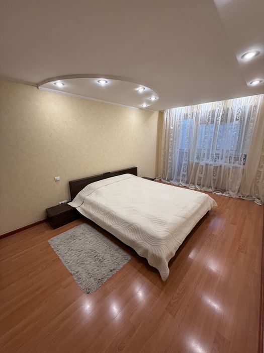 Продам в центре 3-х комнатную квартиру г. Павлоград