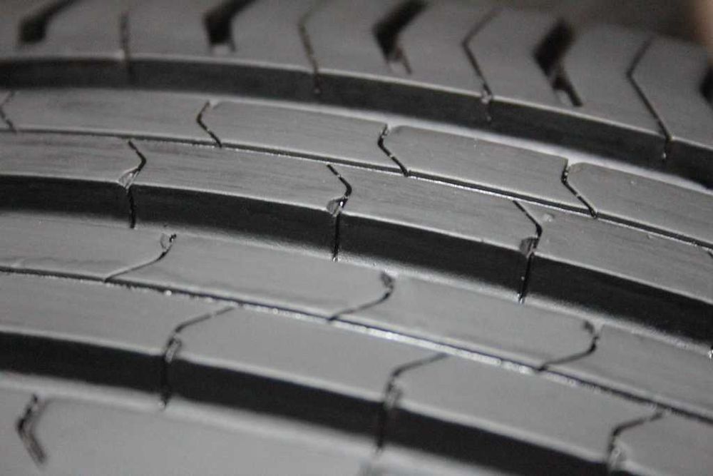 215/45/17 Continental ContiEcoContact 5 215/45 R17 87V jak nowe
