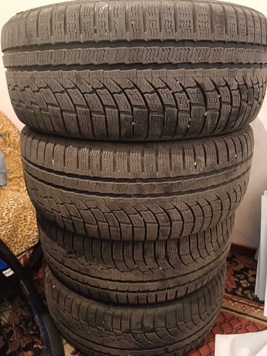 Nokian R17 235/55
