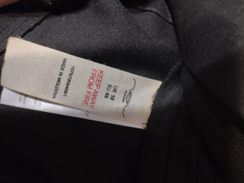 Piękna sukienka z koronką 42/44