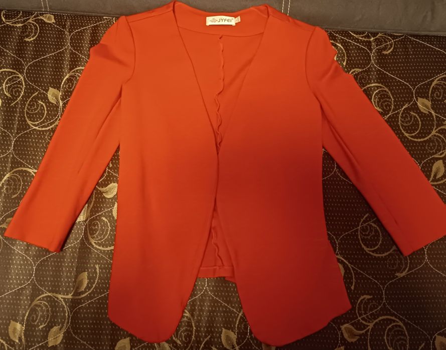 Жіночий класичний піджак у хорошому стані