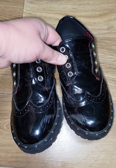 21,5см  34р шкільні туфлі. Віддам тільки в СЕЛО!