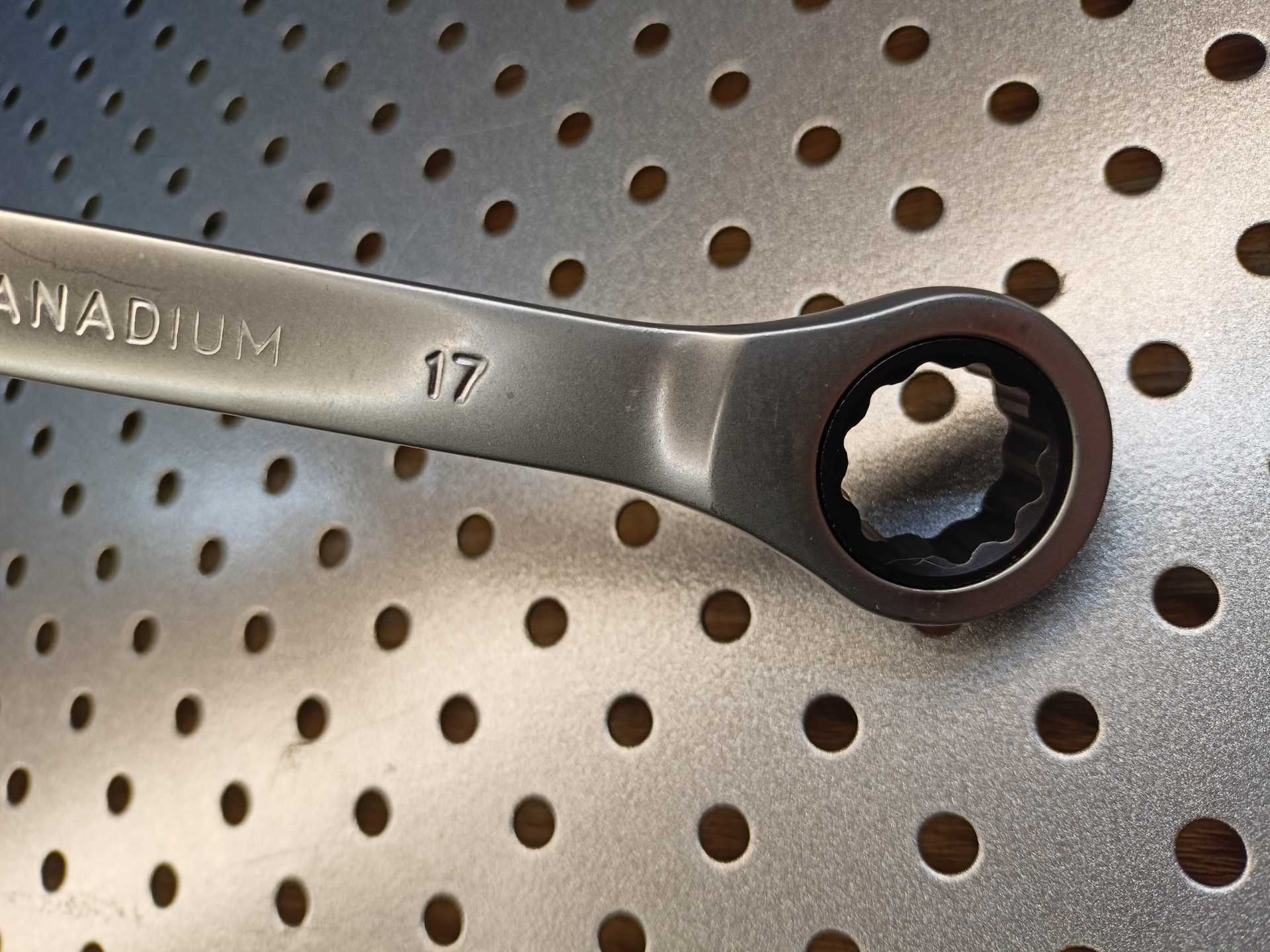 Klucze płasko-oczkowe z grzechotką CrV 8 - 19 mm 12-el. Kraft&Dele