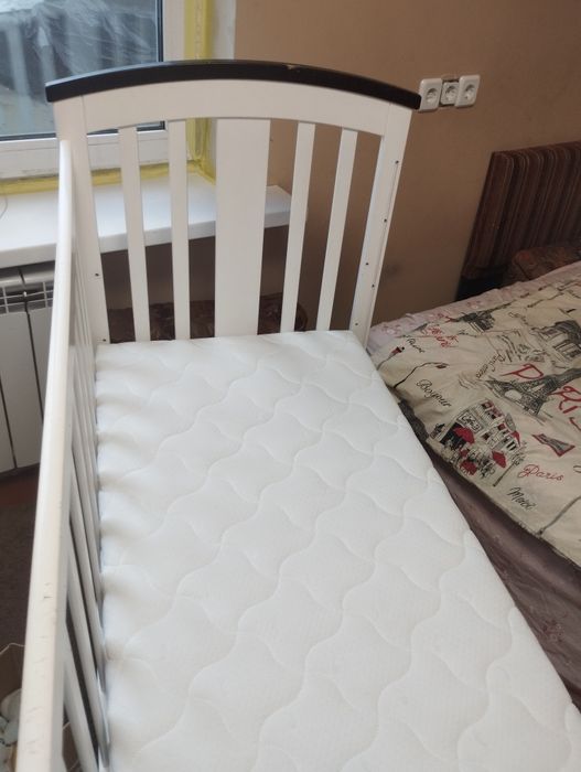 Продам дитяче ліжечко зматрацом !!!