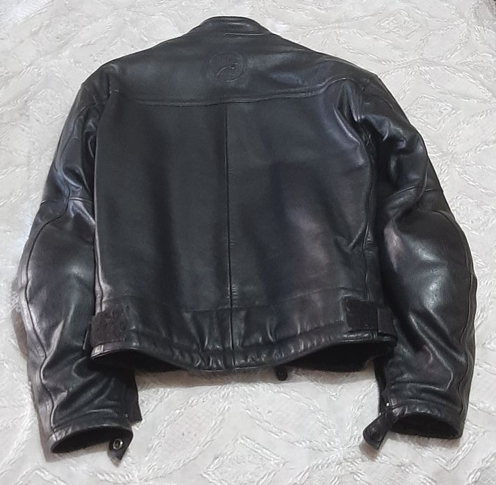 Blusao de  couro Pele Bering mota tamanho S M optimo estado
