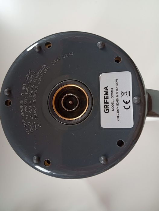 Czajnik elektryczny Grifema GC1001 0,8 litra, 1100W, podstawa 360º